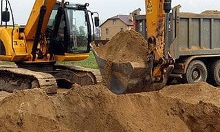 Выкопать яму экскаватором в Сосногорске от 952 руб. - 2Землекопа-Сно